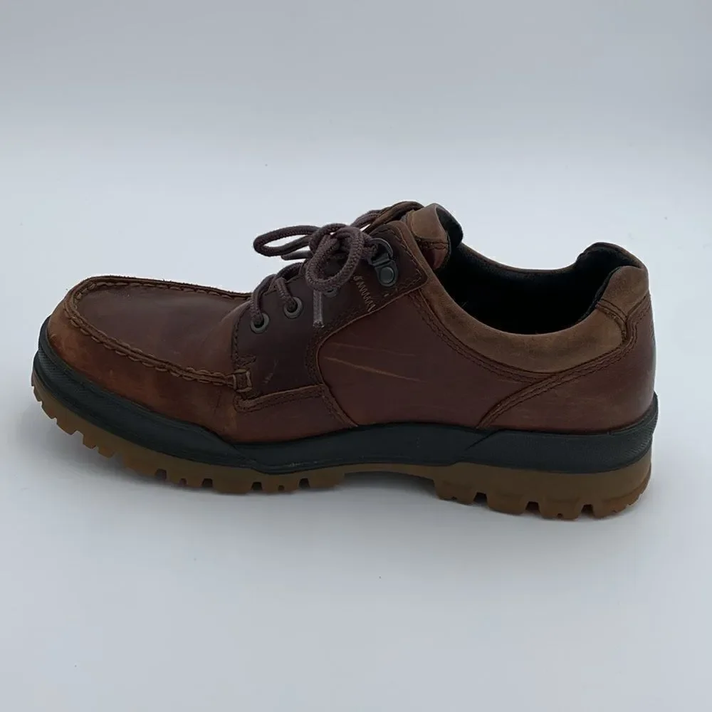 Ecco Track 25 brown leather low top ankle boots size 43